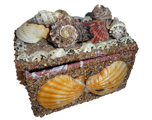 Шкатулка, декорированная морскими ракушками